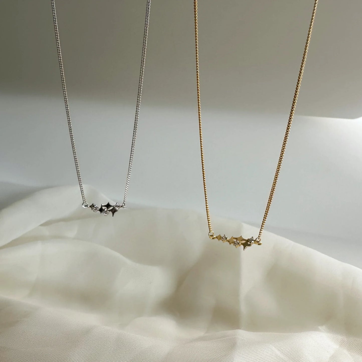 Deux colliers Astrid Love Local Jewelry en version dorée et argentée – Idées cadeau femme, koolkado