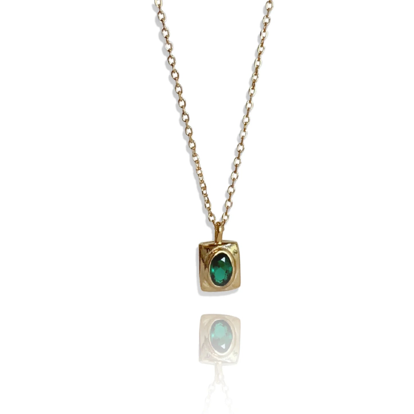 Collier Kalea dorĂ© avec pendentif rectangulaire serti d'une pierre Ă©meraude â IdĂ©es cadeau femme, collier Kalea Love Local Jewelry, koolkado