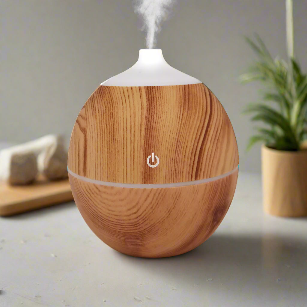 IdĂ©es cadeaux pour tous : diffuseur dâhuiles essentielles bois clair design et apaisant. Koolkado.