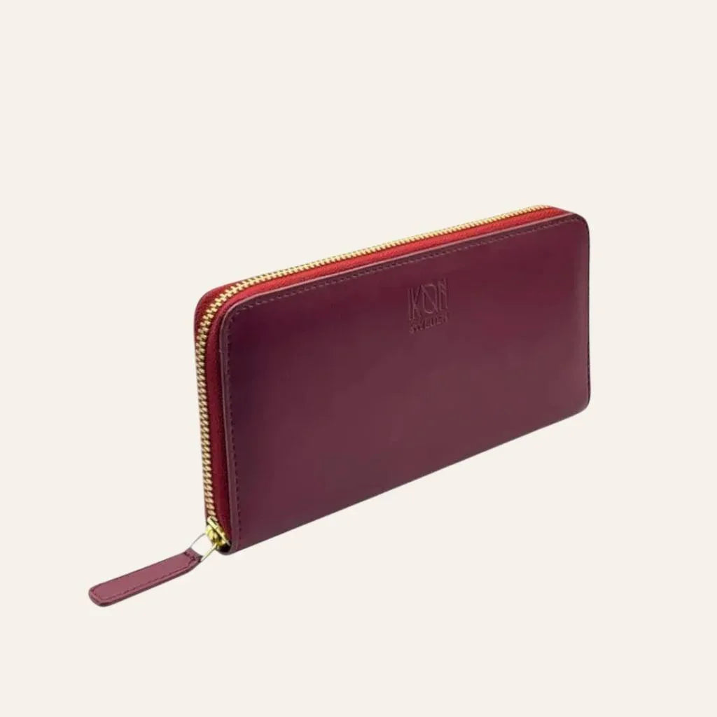 Portefeuille long zippĂ© Kivik en cuir vĂ©gĂ©tal de pomme bordeaux, idĂ©e cadeau Ă©lĂ©gante et responsable â KoolKado