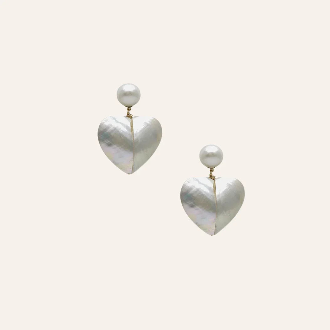 Boucles cœur Judith en nacre bleu nuit avec perles de culture, bijou élégant et romantique, idée cadeau femme originale – KoolKado