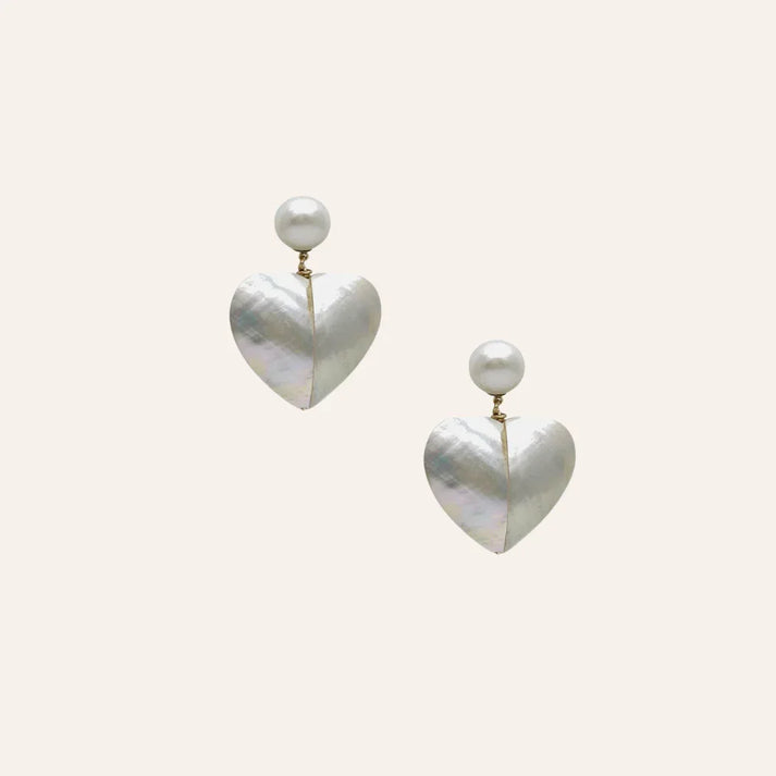 Boucles cœur Judith en nacre bleu nuit avec perles de culture, bijou élégant et romantique, idée cadeau femme originale – KoolKado