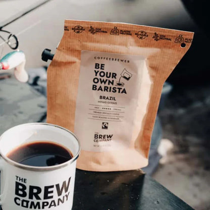 Café de spécialité préparé en cafetière nomade lors d’une session de pêche, idée cadeau outdoor sans machine et facile à emporter – KoolKado
