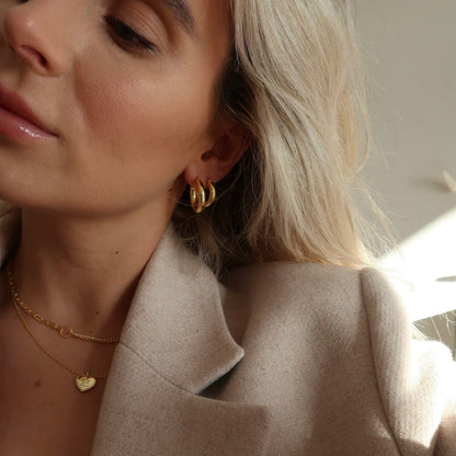 Collier Love You More doré porté en superposition, bijou message romantique – Idées cadeau femme, collier Love You More Love Local Jewelry, koolkado
