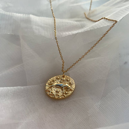 Bijou signe astrologique Taureau en argent, prêt à offrir dans son écrin, idée cadeau femme ou ado.
