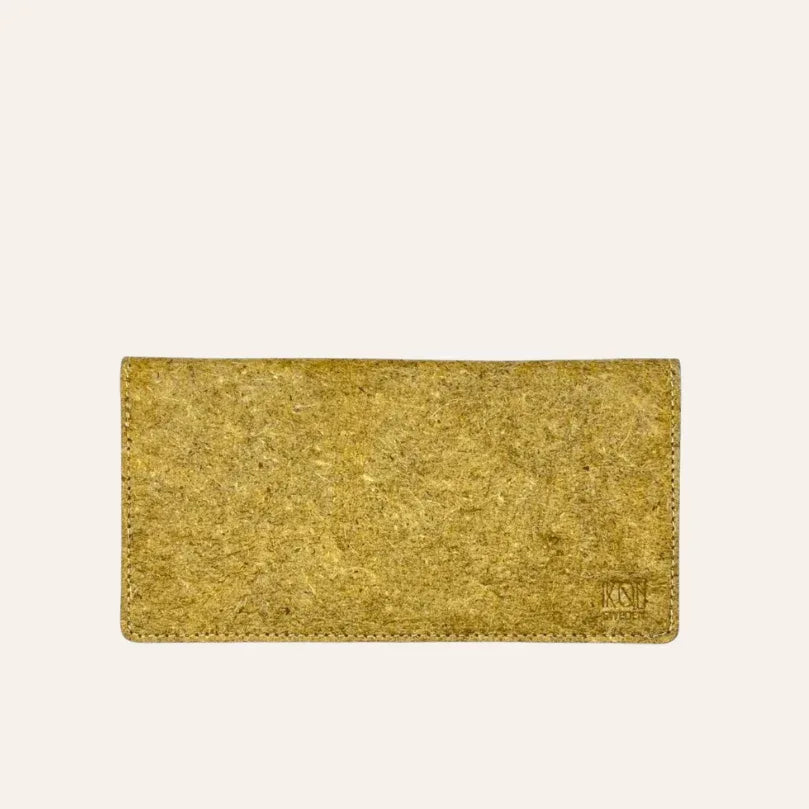 Texture de cuir végétal de pomme jaune naturel, matière responsable utilisée pour portefeuille cadeau – KoolKado