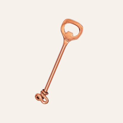 Décapsuleur de cocktail en acier cuivré présenté seul, idée cadeau raffinée pour compléter un bar à domicile – KoolKado