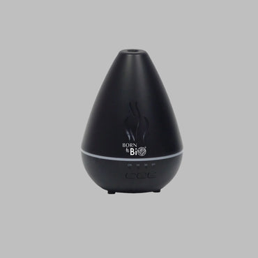 Idées cadeaux bien-être et design – diffuseur d'huiles essentielles noir mat pour une ambiance zen à la maison