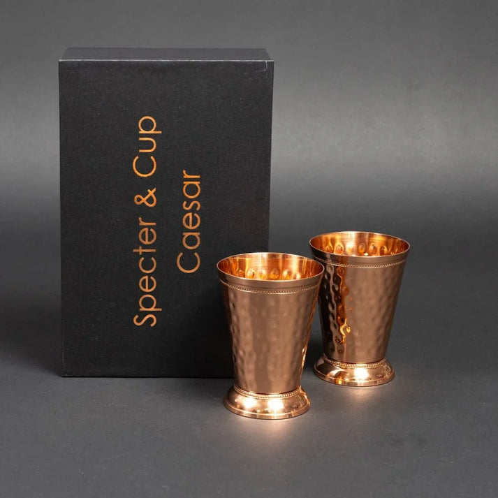 Duo de gobelets Caesar en cuivre pur style romain présenté avec son coffret – idée cadeau décorative et raffinée – KoolKado
