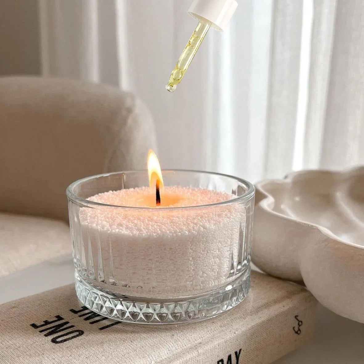 Huile parfumée d’intérieur utilisée avec une bougie pour créer une ambiance cocooning et chaleureuse, idée cadeau parfaite pour les moments de détente – KoolKado