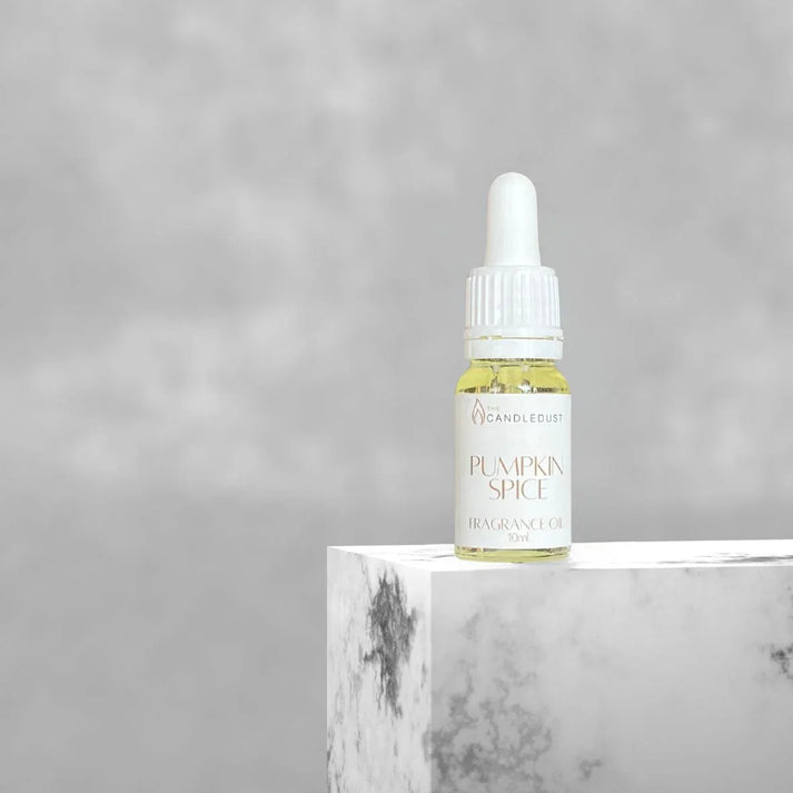 Huile parfumée d’intérieur aux notes épicées et gourmandes présentée dans un flacon élégant, idée cadeau idéale pour créer une ambiance chaleureuse – KoolKado