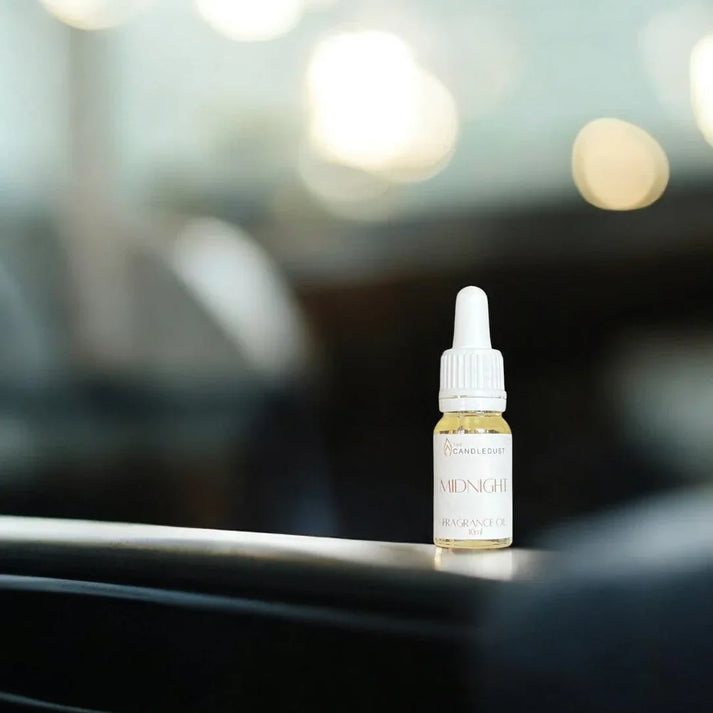 Huile parfumée d’intérieur aux notes orientales profondes présentée dans un flacon élégant, idée cadeau raffinée pour créer une ambiance intime et sophistiquée – KoolKado