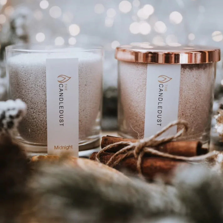 Idées cadeaux pour adulte : duo de bougies parfumées Midnight Candledust avec couvercle cuivre, élégant et idéal à offrir pour une ambiance festive et raffinée