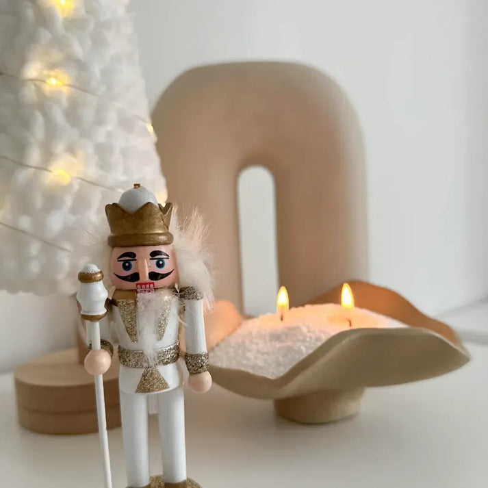 Idées cadeaux créatives avec sable à bougie, idéales pour une personne aimant personnaliser sa décoration intérieure.