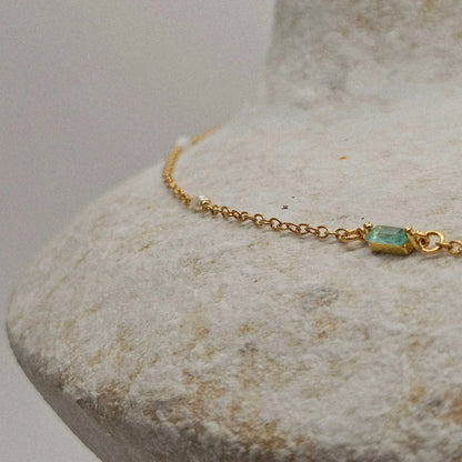 Idées cadeaux pour femme : collier en perle de culture GISEL B, bijou élégant et intemporel prêt à offrir