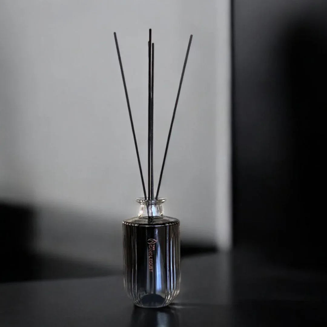 Idées cadeaux élégantes avec diffuseur de parfum d’intérieur grand format, idéal pour offrir à un adulte amateur d’ambiances raffinées.