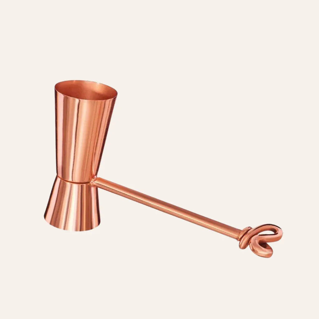 Doseur jigger de cocktail en acier cuivré présenté seul, idée cadeau élégante pour amateur de réception – KoolKado