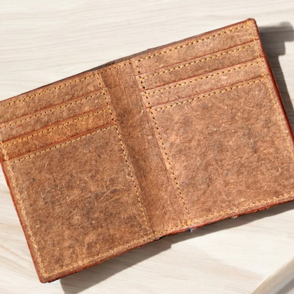 Intérieur du porte-cartes compact RFID Kochi avec rangements cartes, idée cadeau femme pratique et sécurisée – Koolkado