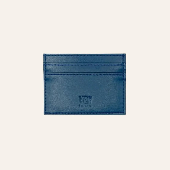 Porte-cartes slim IKON Sweden en cuir végétal de pomme bleu, design épuré et responsable, idée cadeau élégante – KoolKado