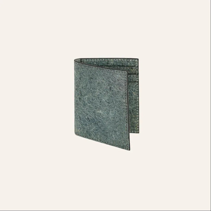 Portefeuille compact Kivik en cuir végétal de pomme indigo bleu, design minimal et responsable, idée cadeau élégante – KoolKado