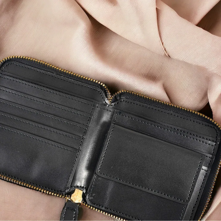 Intérieur du portefeuille compact Kivik avec rangements cartes et monnaie, idée cadeau femme pratique et responsable – Koolkado