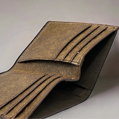 Intérieur du portefeuille compact Kochi avec rangements cartes et billets, en cuir de coco végétal – idée cadeau femme Koolkado